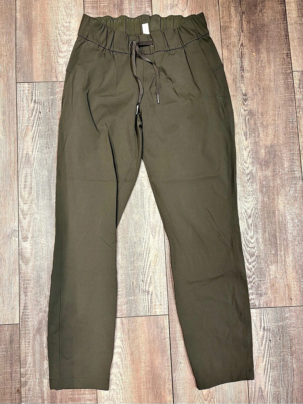 lululemon Women’s On the Fly Pant Women's Olive Pants Size 4